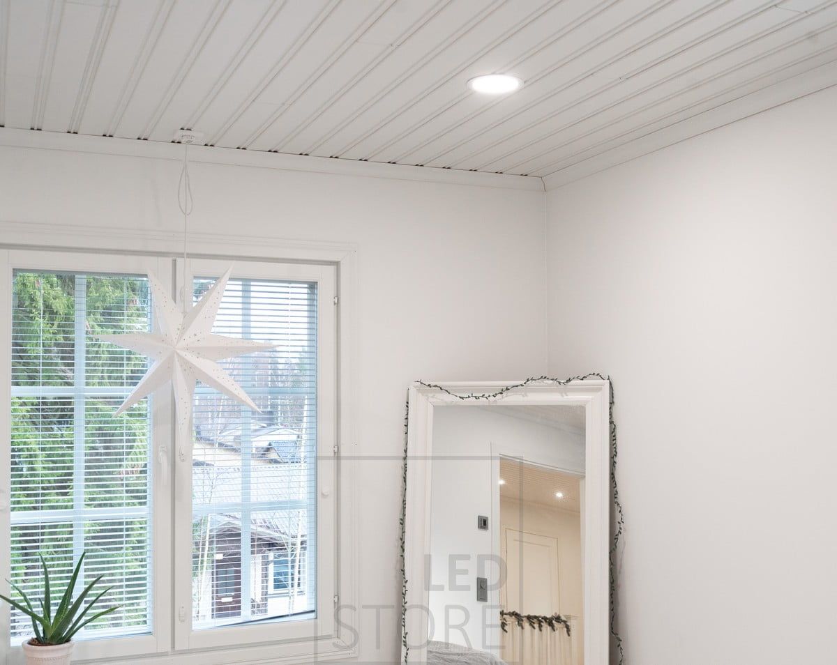 A circular LED panel providing uniform light for general lighting. Ledstore.fi